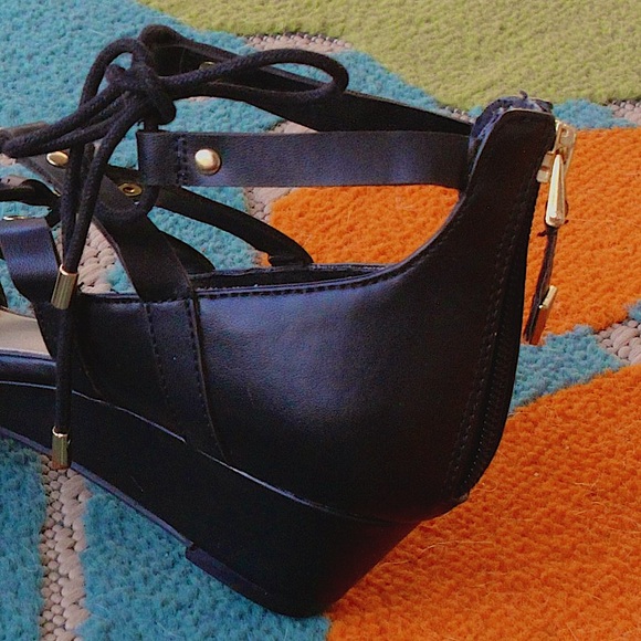 Guess Gladiator Sandals Roman Sandals - Picture 6 of 7